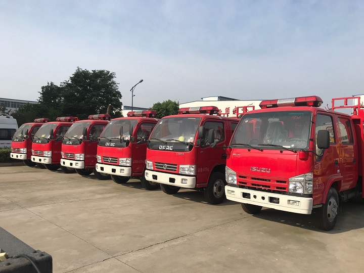 2.5水罐消防車(chē)